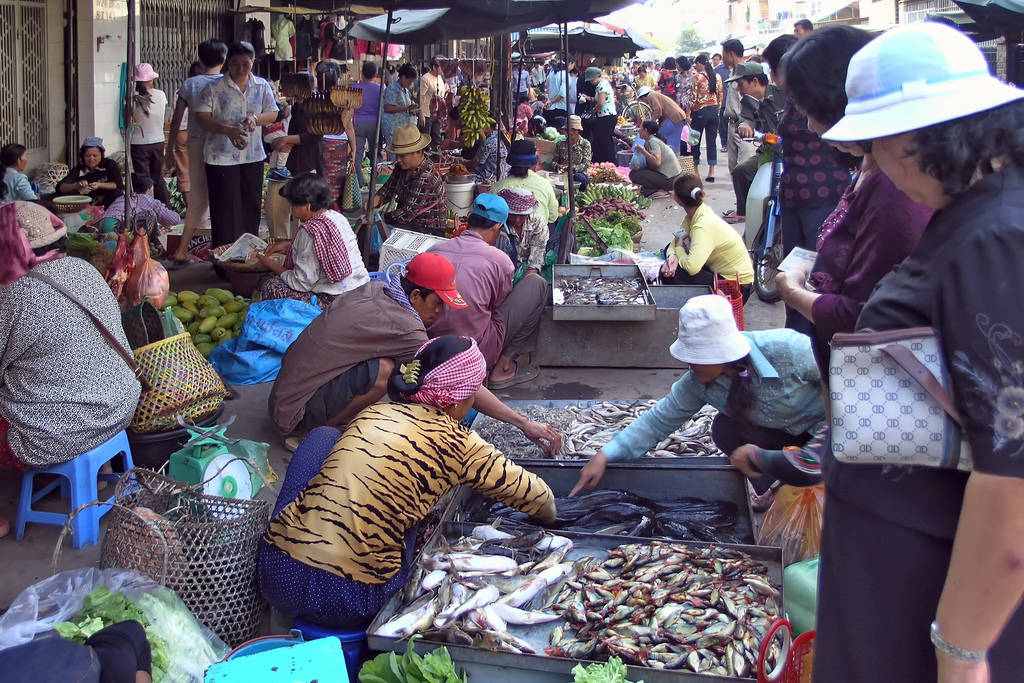 attraction-Phnom Penh Population Seller In Market.jpg
